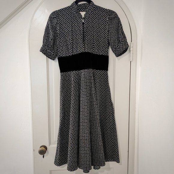 MASON by MICHELLE MASON Black Eyelet Lace & Velvet Swing 50s Look Midi Dress Sz2 - Picture 9 of 12